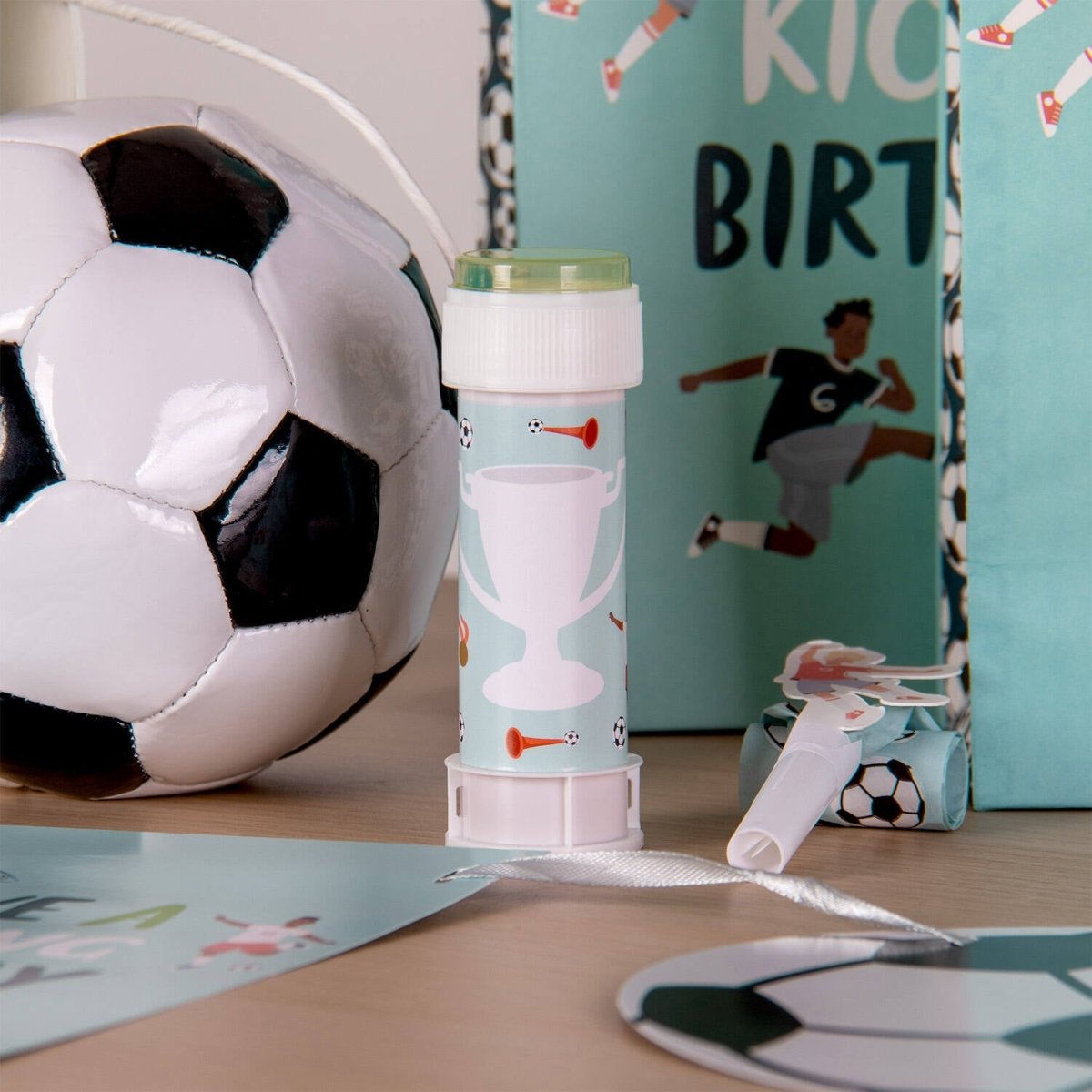 Voetbal Stickers Voor Bellenblaasflesjes 11cm 6st