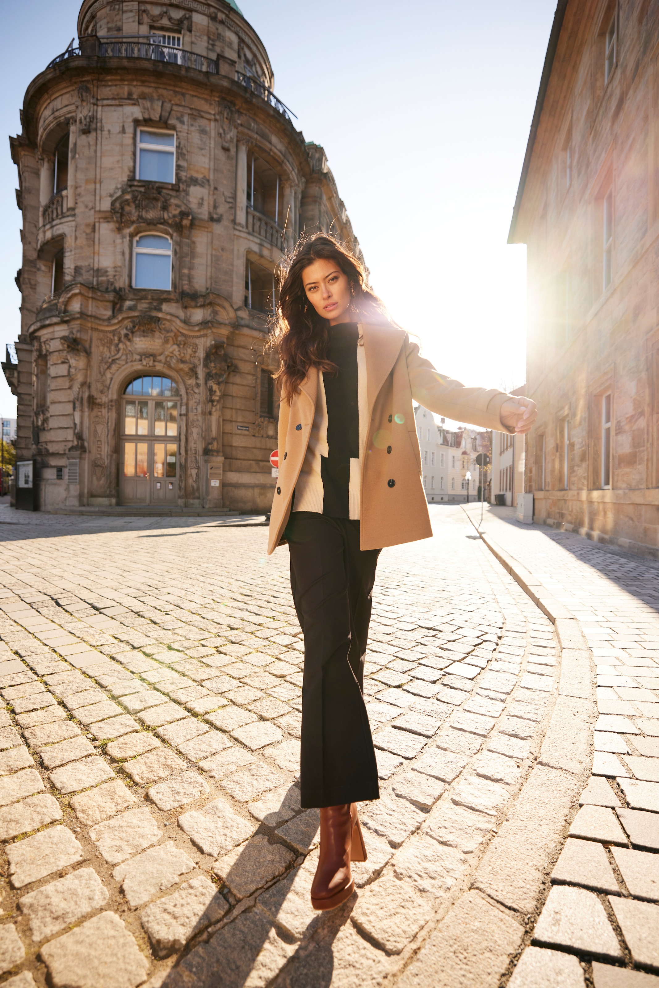 Aniston SHOES Stiefelette  , Abendstiefelette mit Plateau - NEUE KOLLEKTION