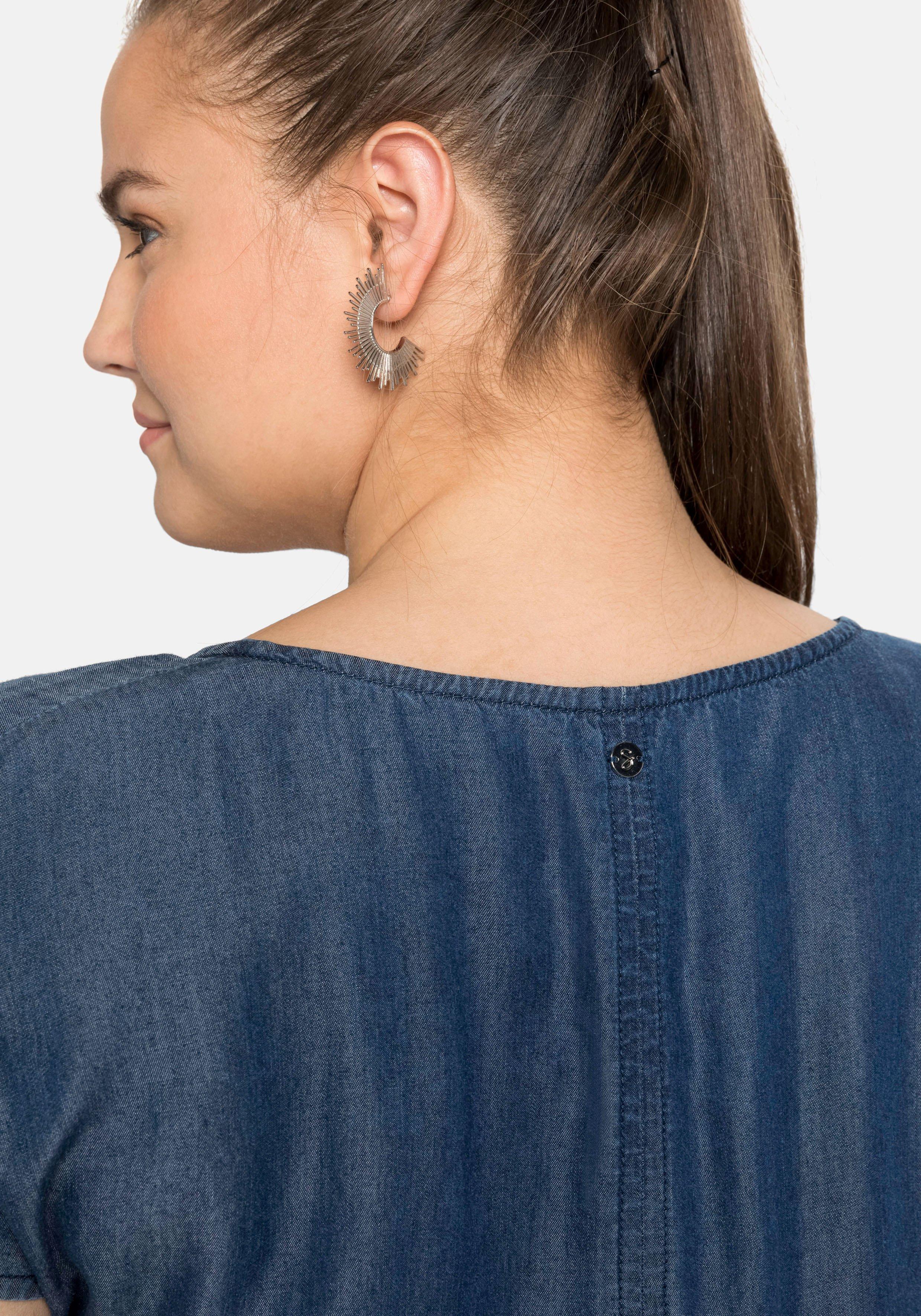 Kleid in Jeansoptik, in leicht glänzender Qualität