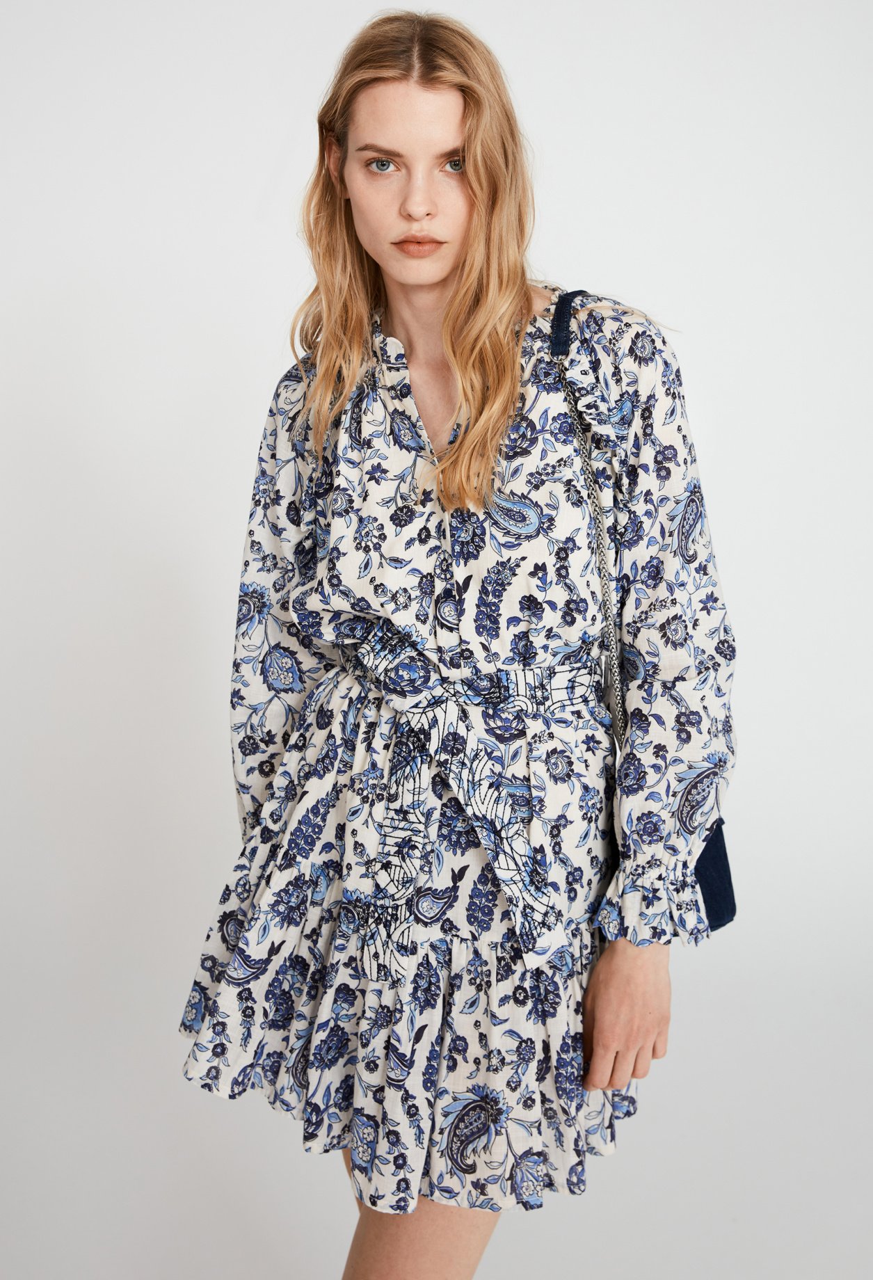Robe ceinturee motif floral