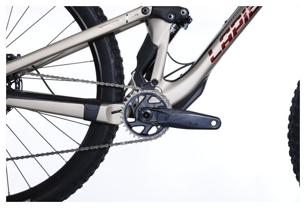 VTT Tout Suspendu Lapierre Zesty AM CF 7.9 Sram GX/NX Eagle 12V 29'' Carbone Gris Rouge 2023 - Vélo d'Exposition