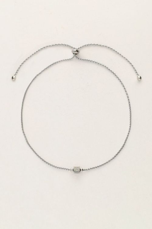 Minimalistische armband met cube initial