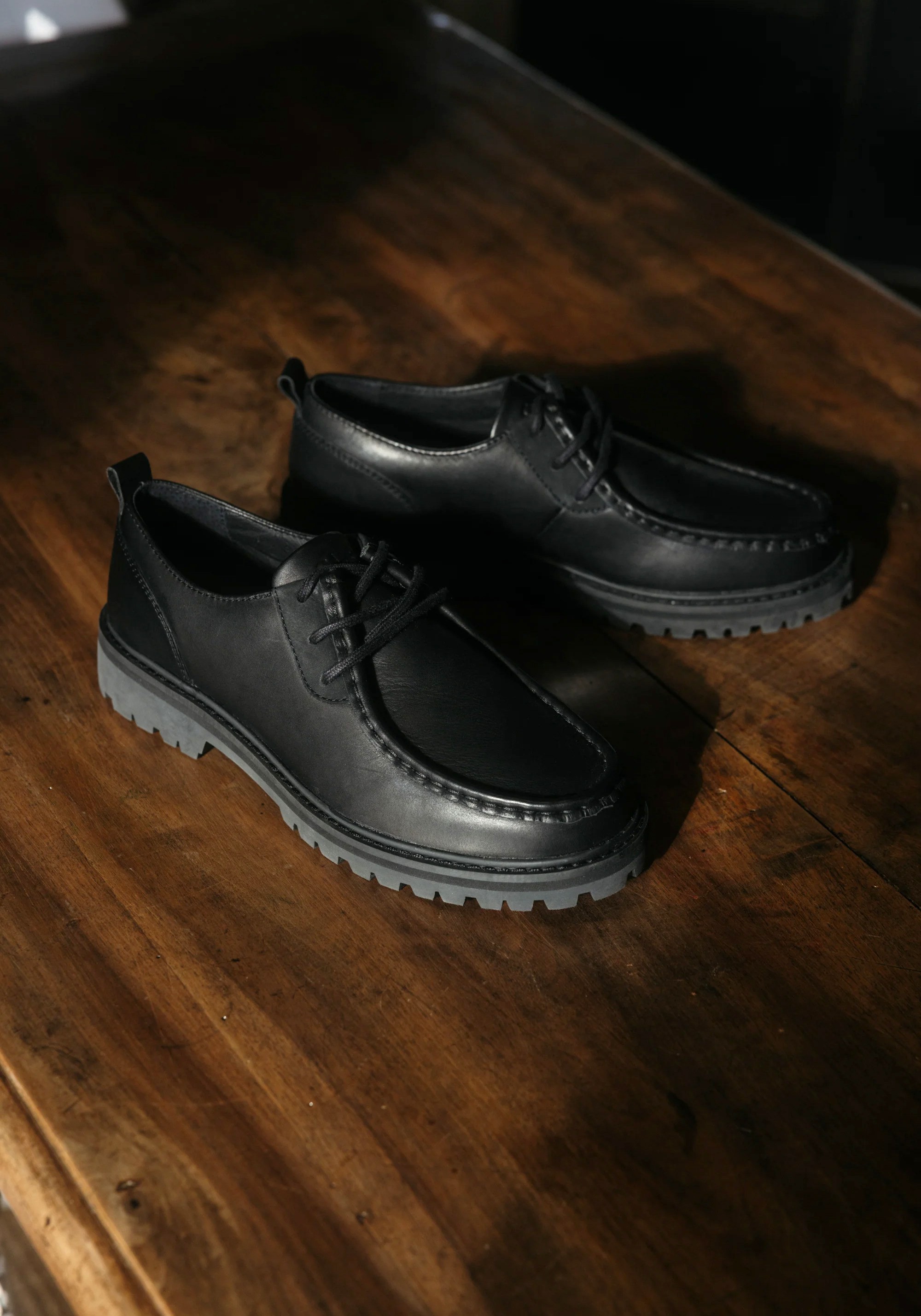 Clae Schuhe Morrison Antique Black Leather