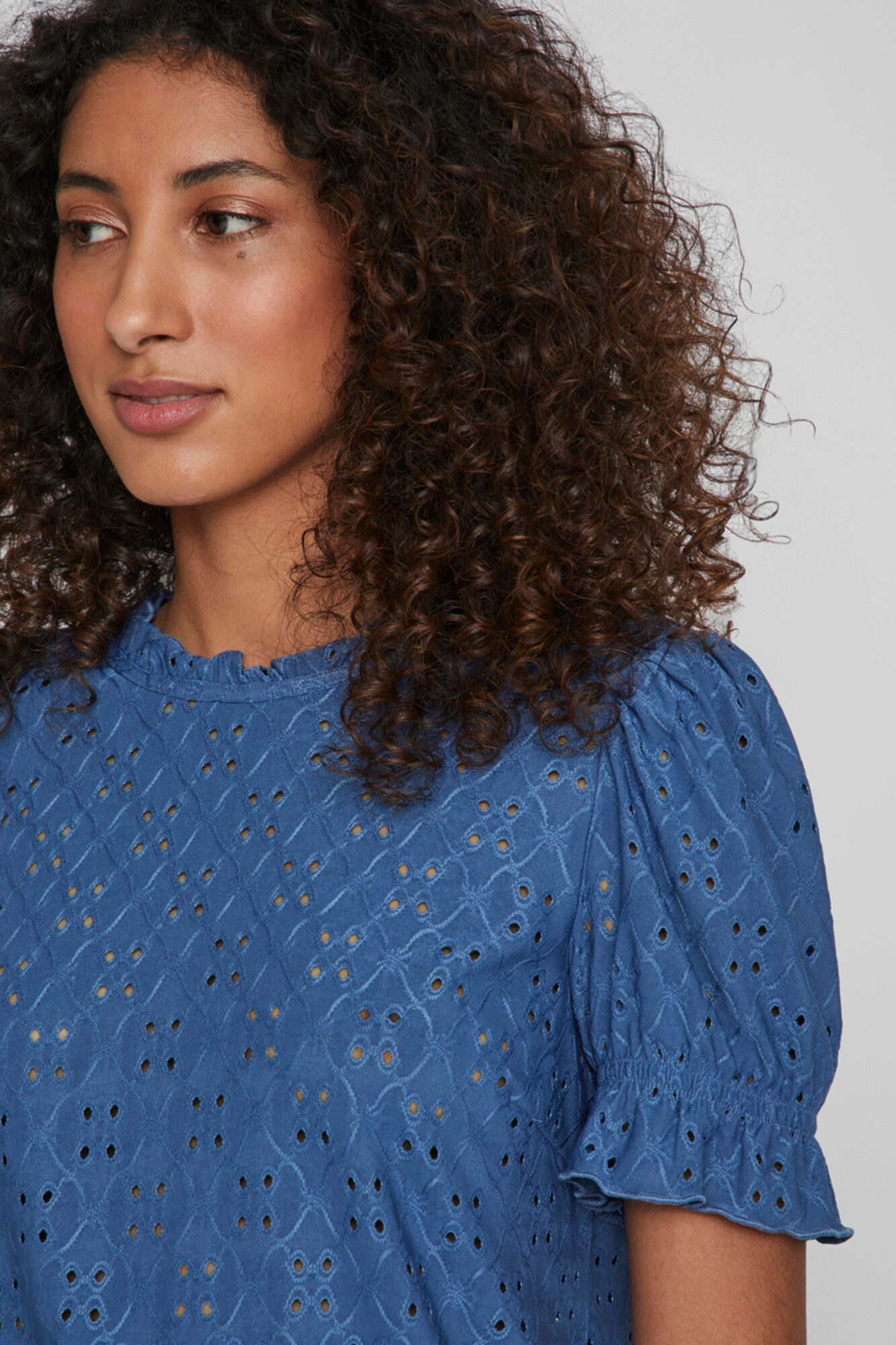 Camiseta com mangas bufantes e babados - Azul