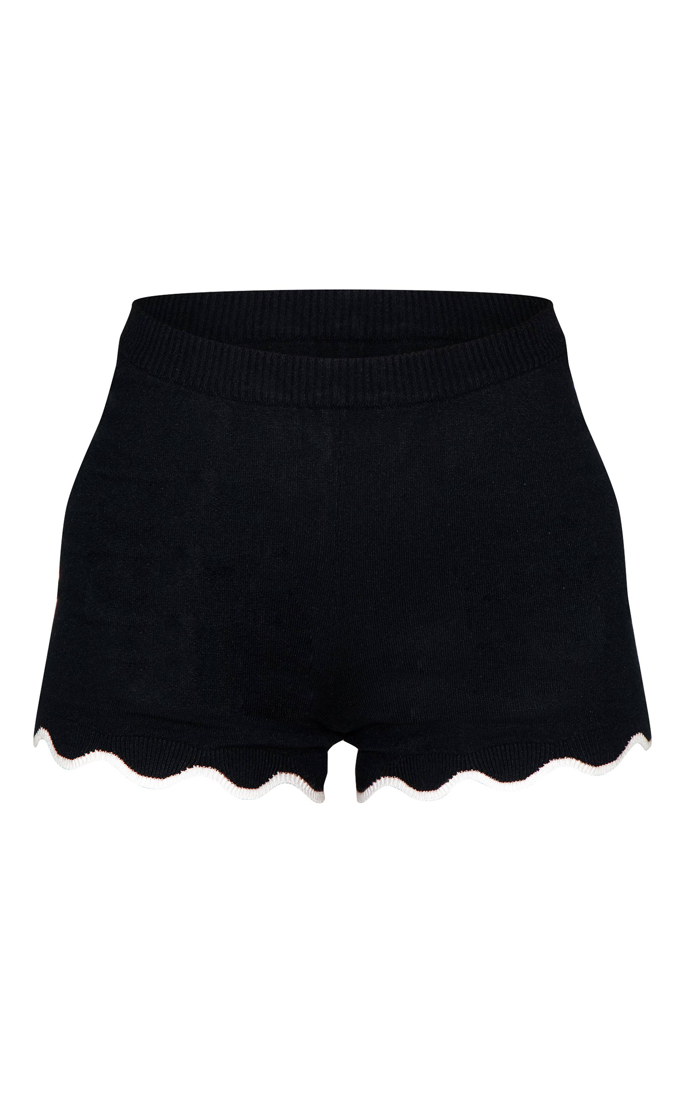 Noir Mini Short En Maille Douce À Ourlet Festonné Contrasté