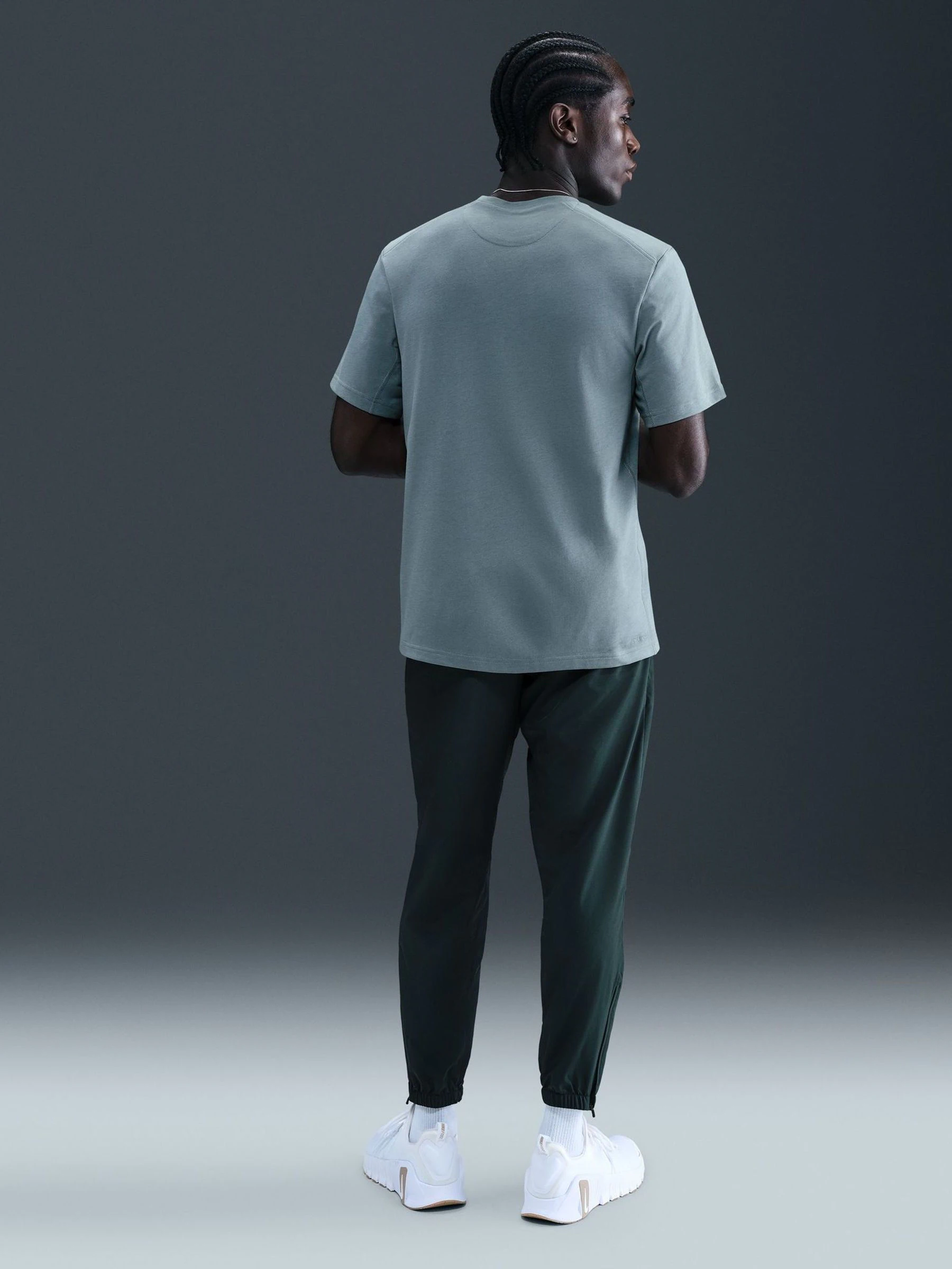 Donkergroen zeewier - Nike Dri-FIT Form trainingsbroek met taps toelopende pijpen