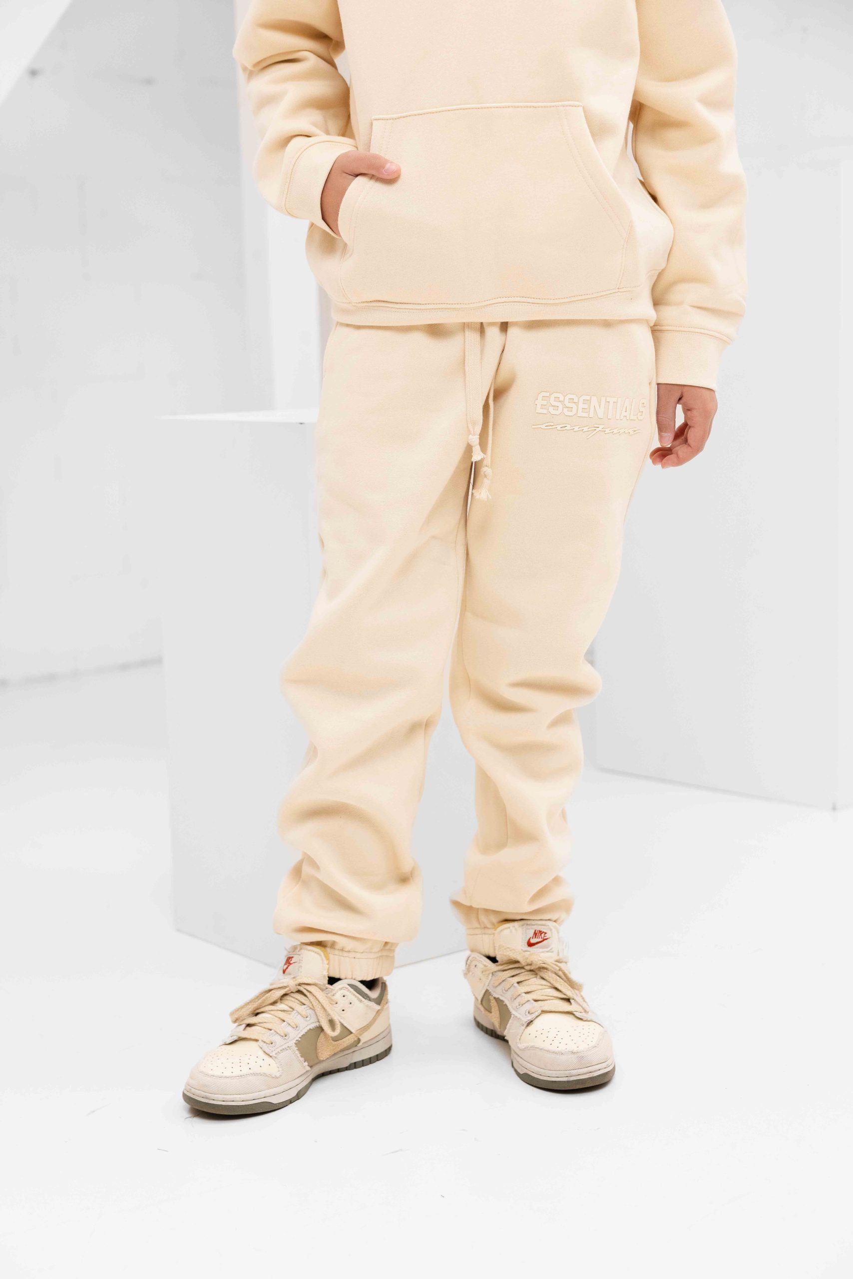 Cou7ure Essentials Basic Curve Trainingspak Kids Beige