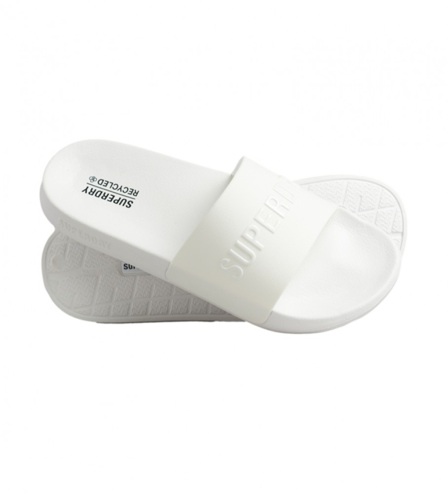 Chinelo de piscina Superdry Code com logo na cor branca.