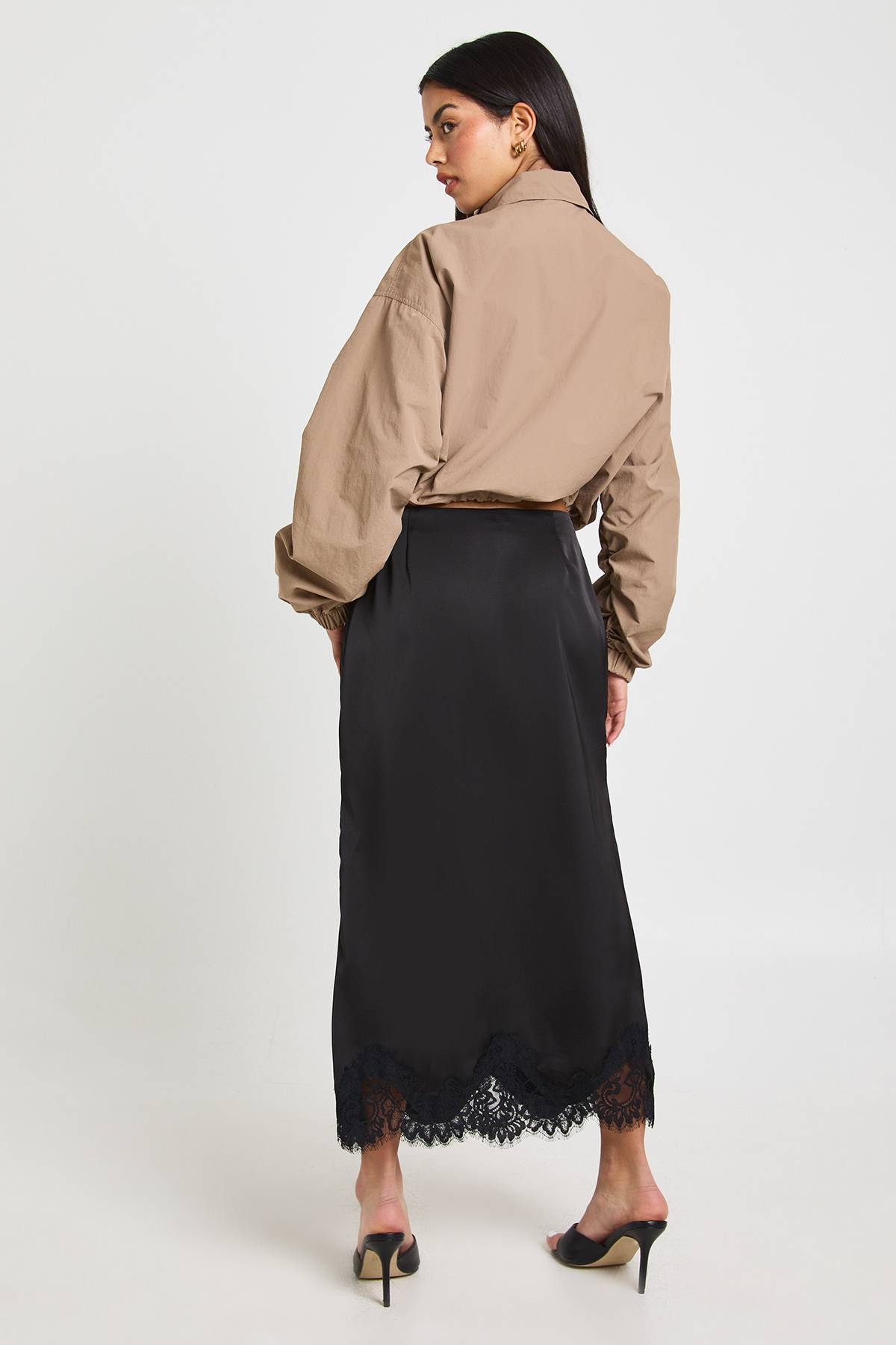 boohoo Jupe Mi-longue Satinée À Bordure En Dentelle