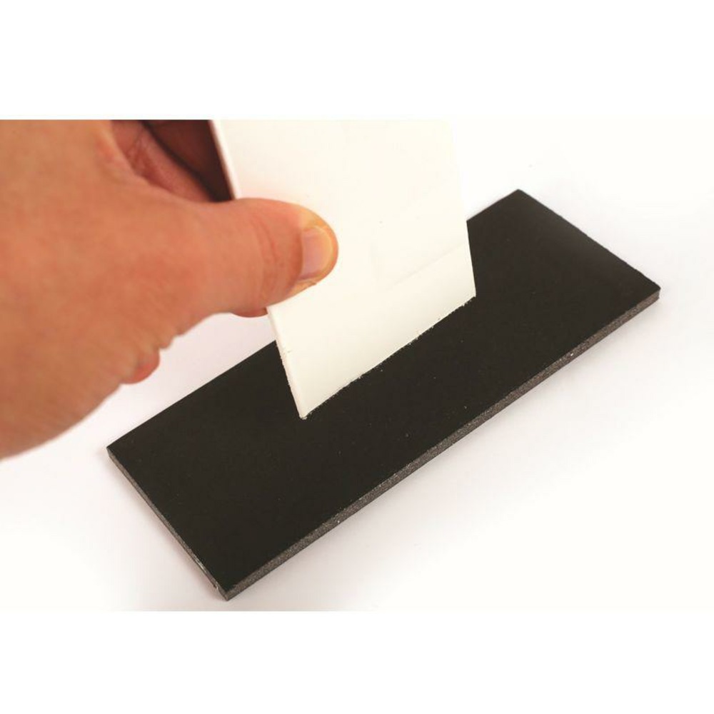 Colle permanente en feuille a4