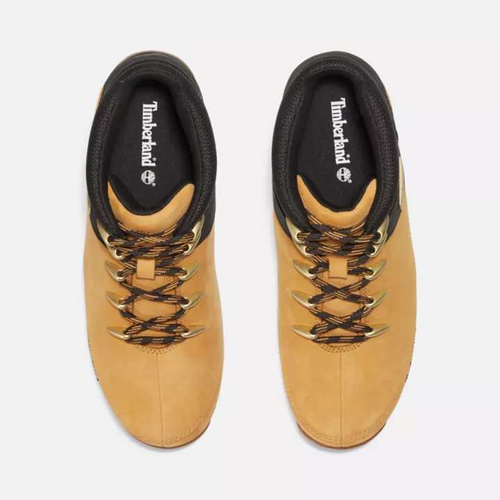 Bota de caminhada Euro Sprint para homem, na cor amarela.