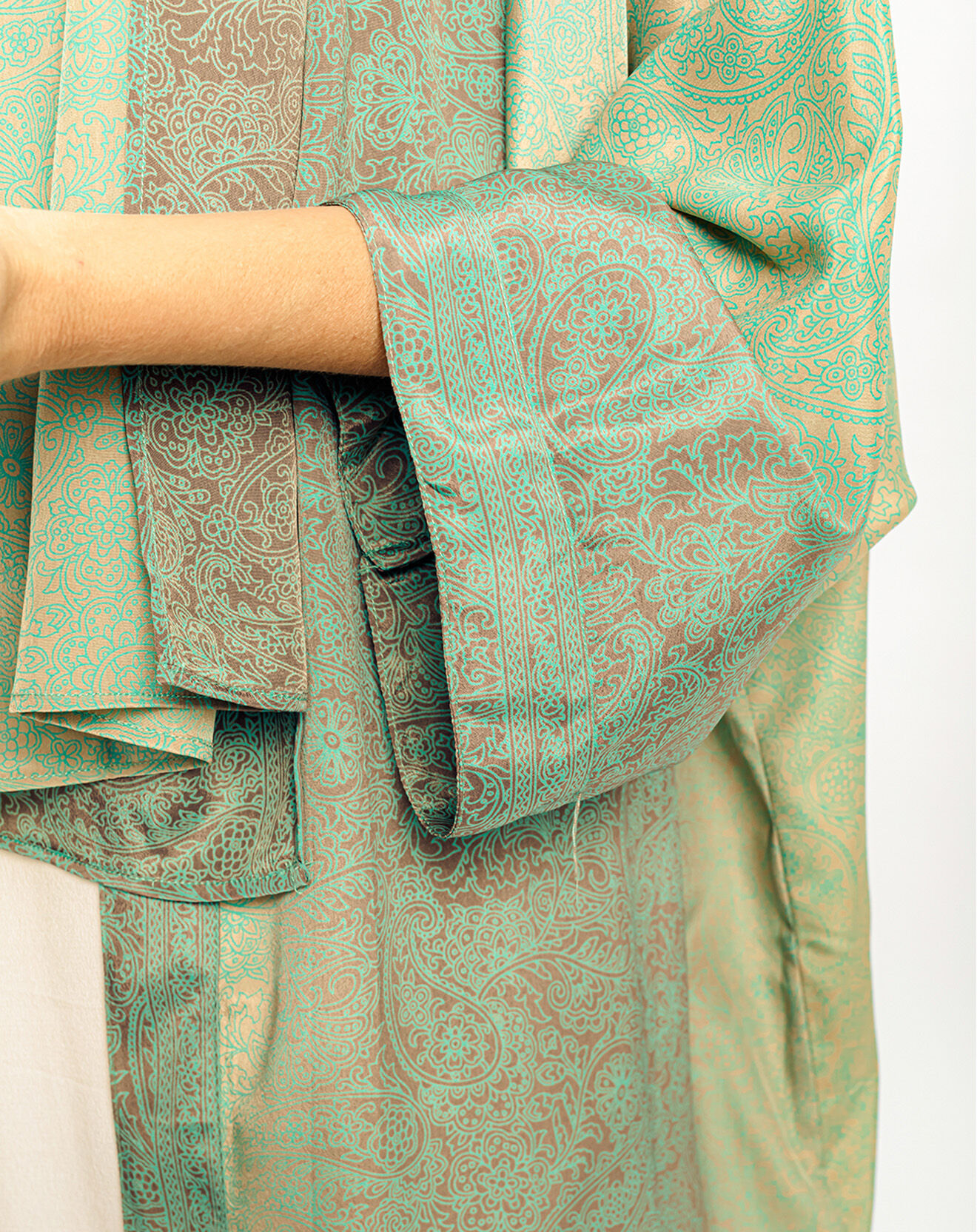 Lauren Vidal Kimono en Soie mélangée Sasha vert