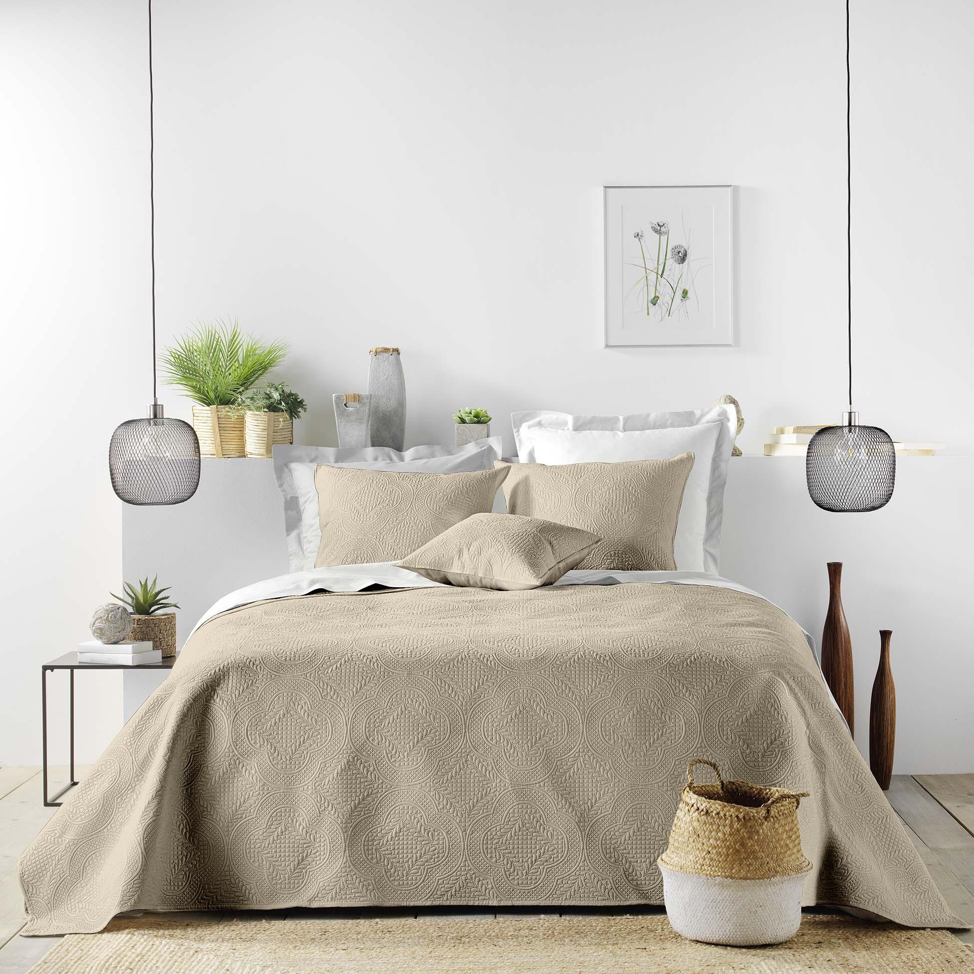 COUVRE LIT 2 PERSONNES MATELASSE 220X240CM ROMANE NATUREL