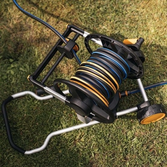 Fiskars Waterwheel Manual XL with wheels, all-in
