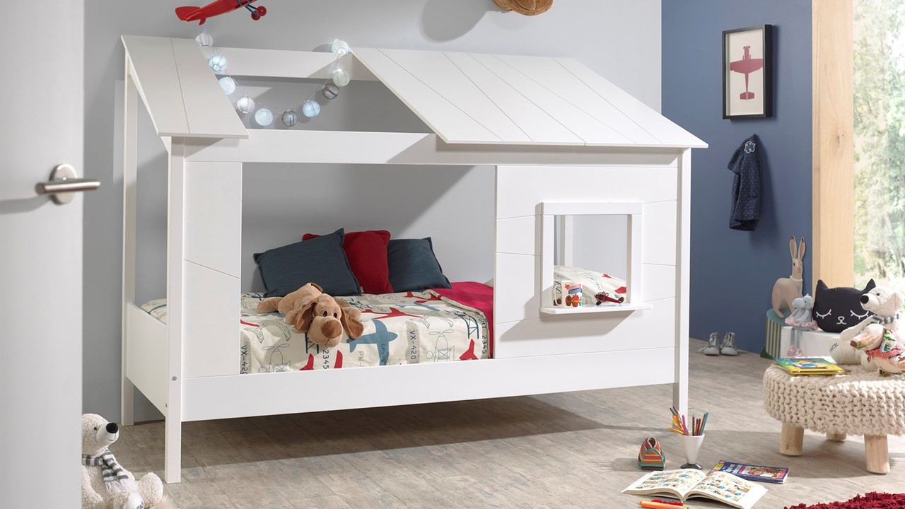 Bed HuisBed inclusief voorpaneel en half dak wit