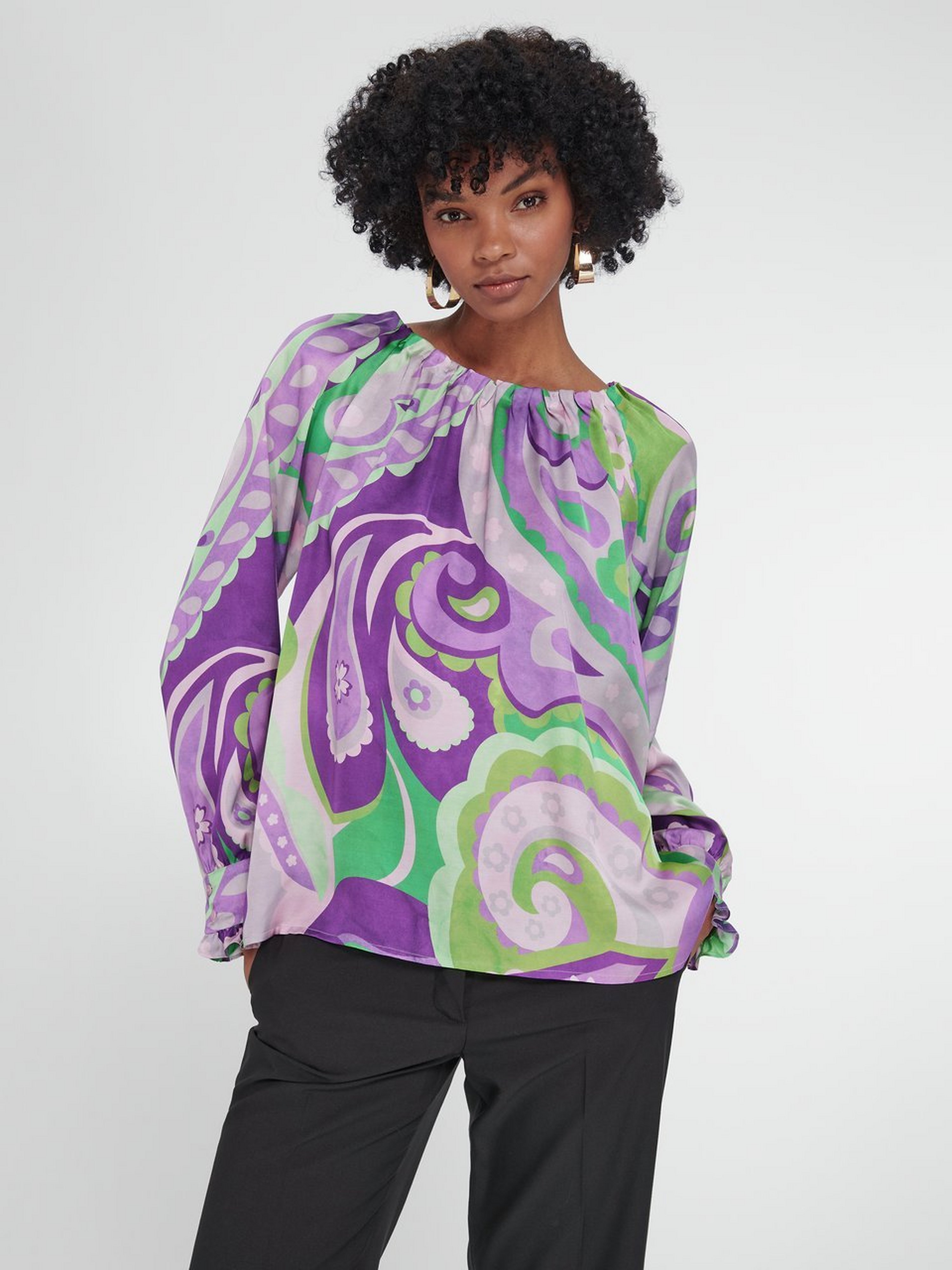 Bluse mit U-Bootausschnitt
