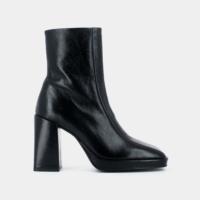 Bottines à talons hauts  en cuir vieilli noir
