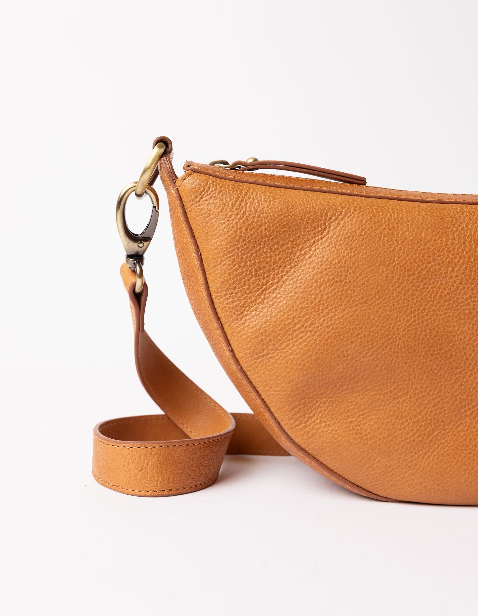 Leo - Wild Oak Soft Grain Leather