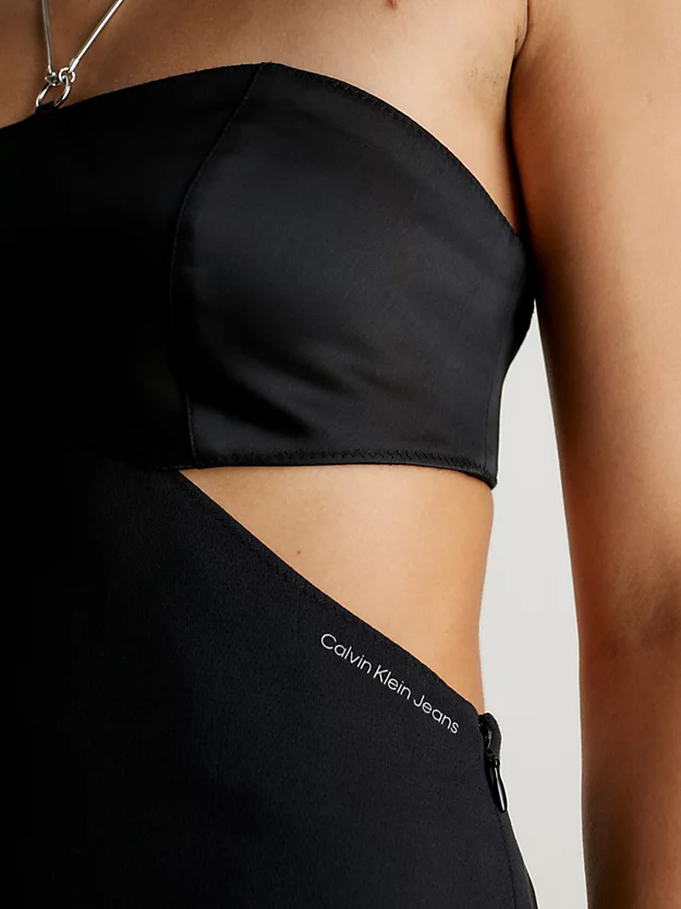 Vestido bustiê com detalhe de corrente de cetim