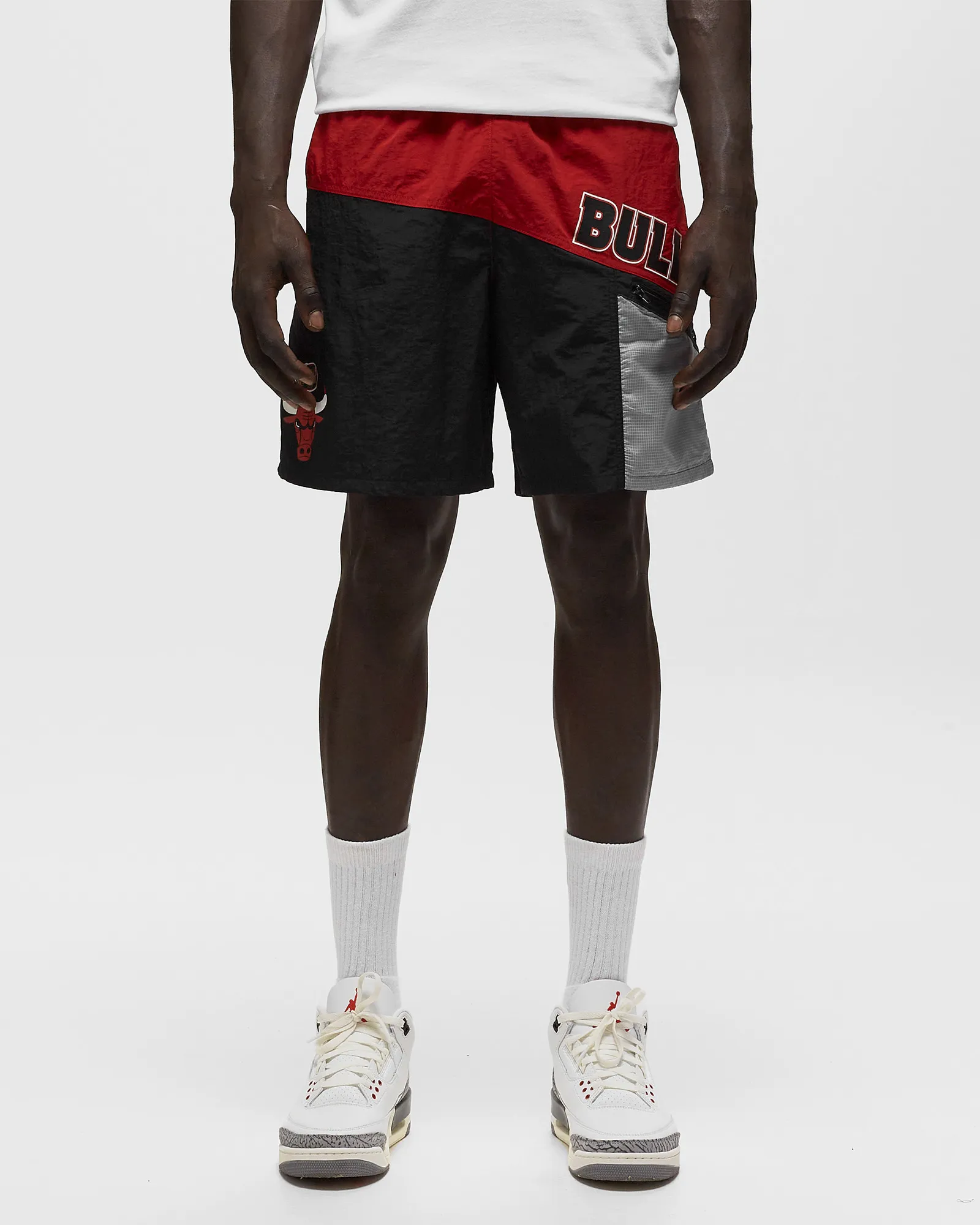 Mitchell & Ness NBA NYLON UTILITY SHORT CHICAGO BULLS