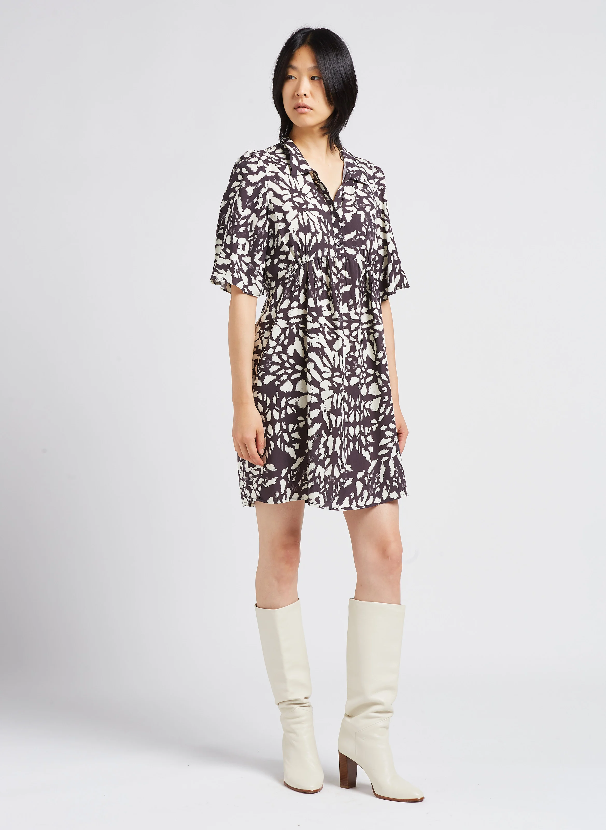 LAST - Robe courte col chemise à imprimé | Noir