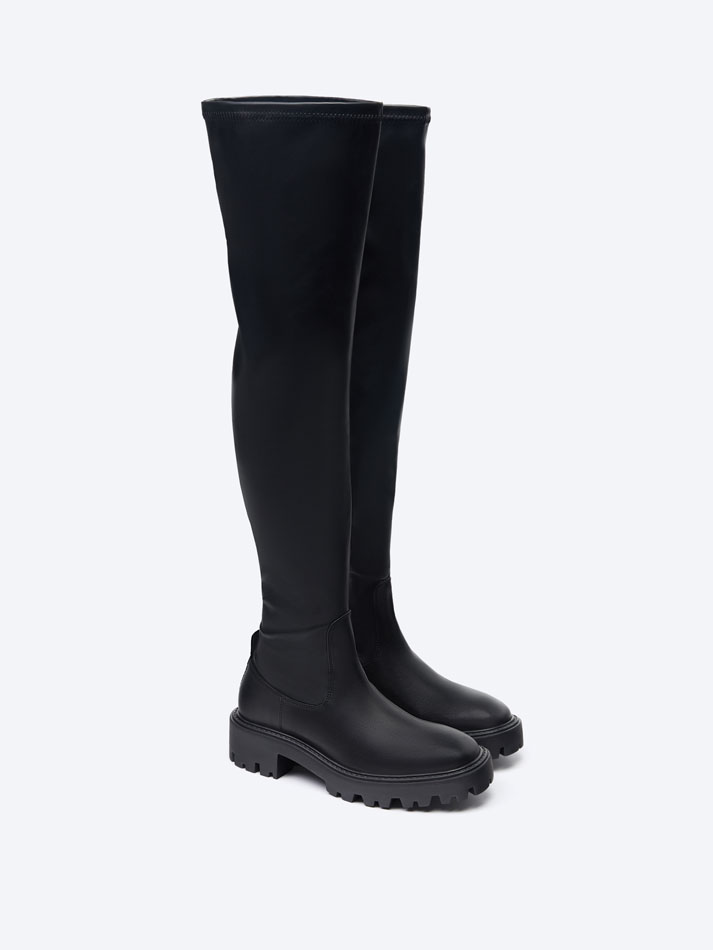 Bota de cano alto e elástico - Preta
