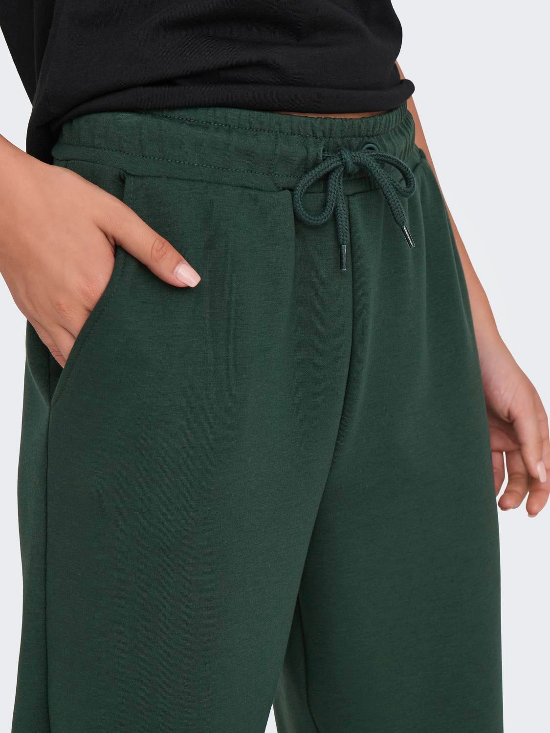 ONPLOUNGE Hohe Taille Normal geschnitten Jogginghose Scarab