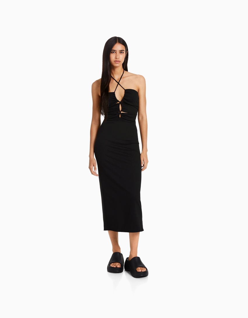 Vestido midi com decote halter e recortes