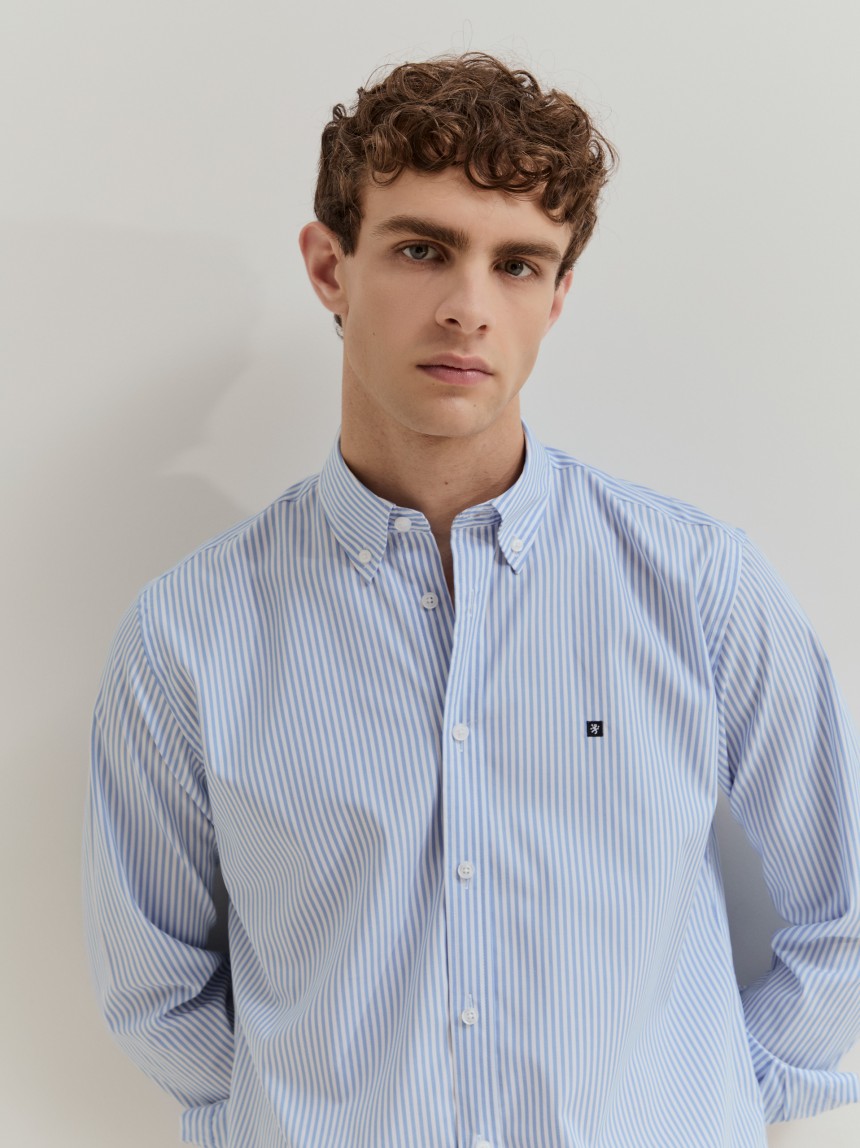 Camisa às riscas regular fit em algodão