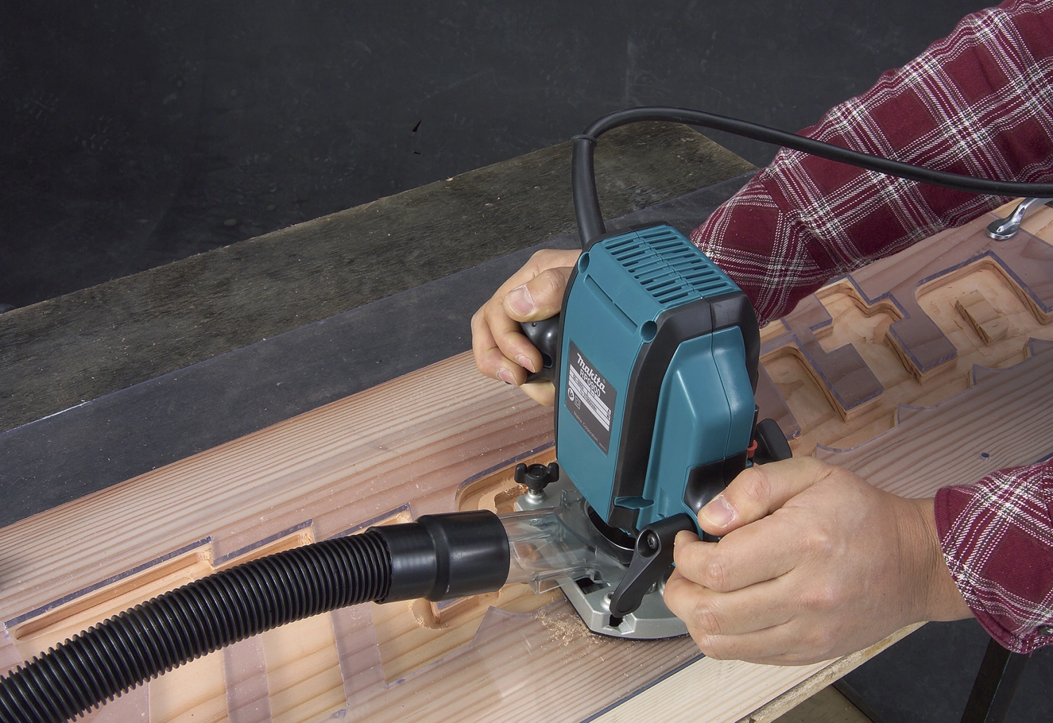 Makita RP0900J Bovenfrees in Mbox - 900W - 8mm