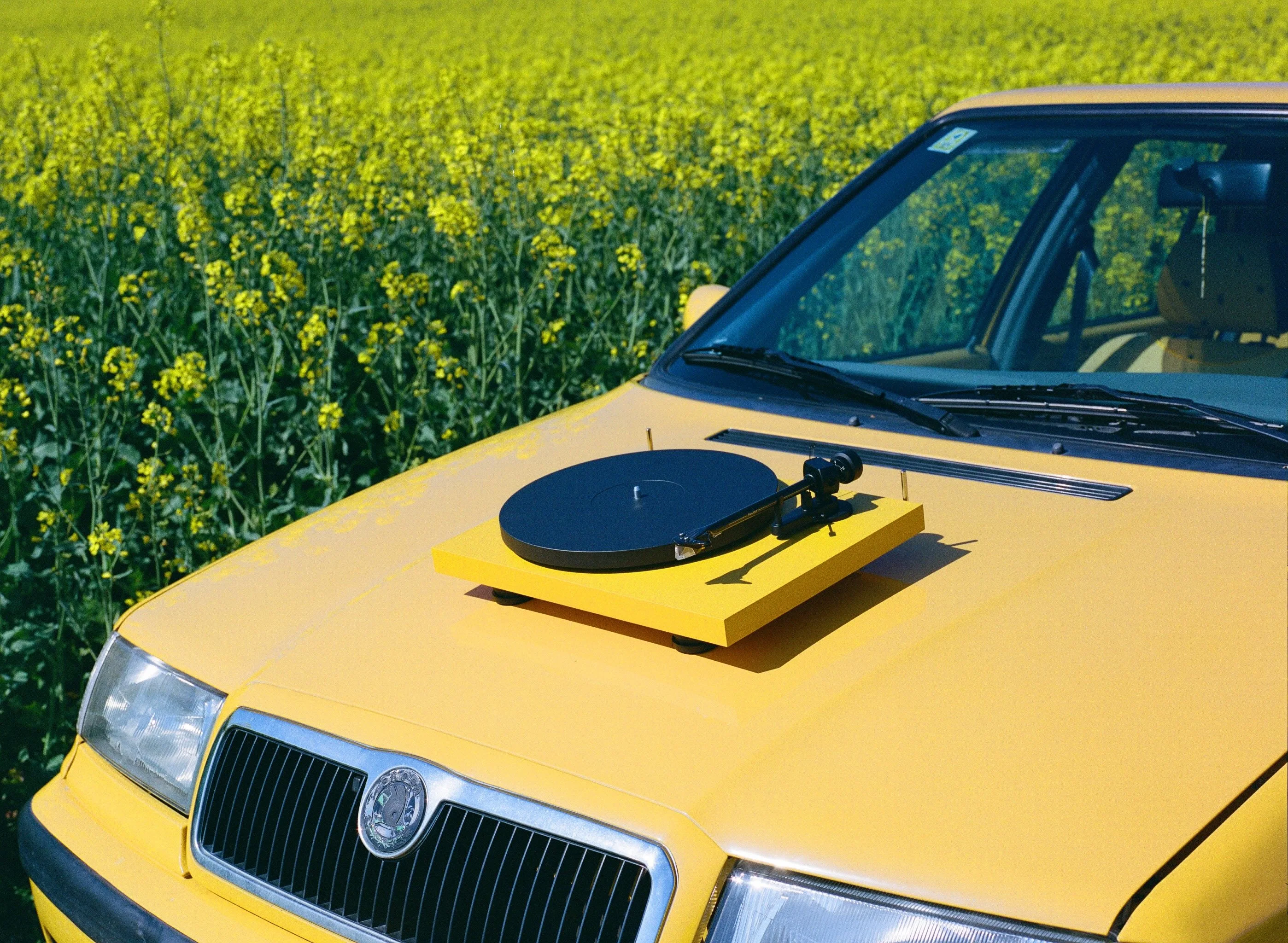 Pro-ject Debut Carbon Evo II Jaune Platines vinyle hi-fi
