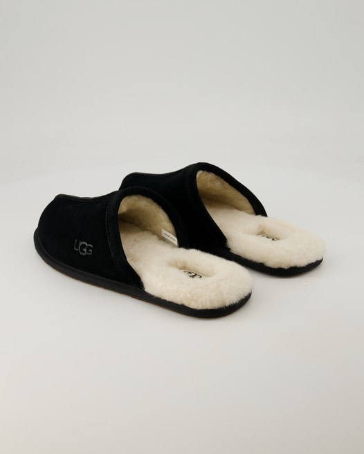 UGG Scuff Hausschuhe in Schwarz