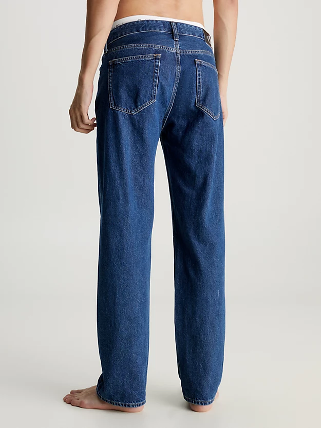 Calça jeans reta dos anos 90