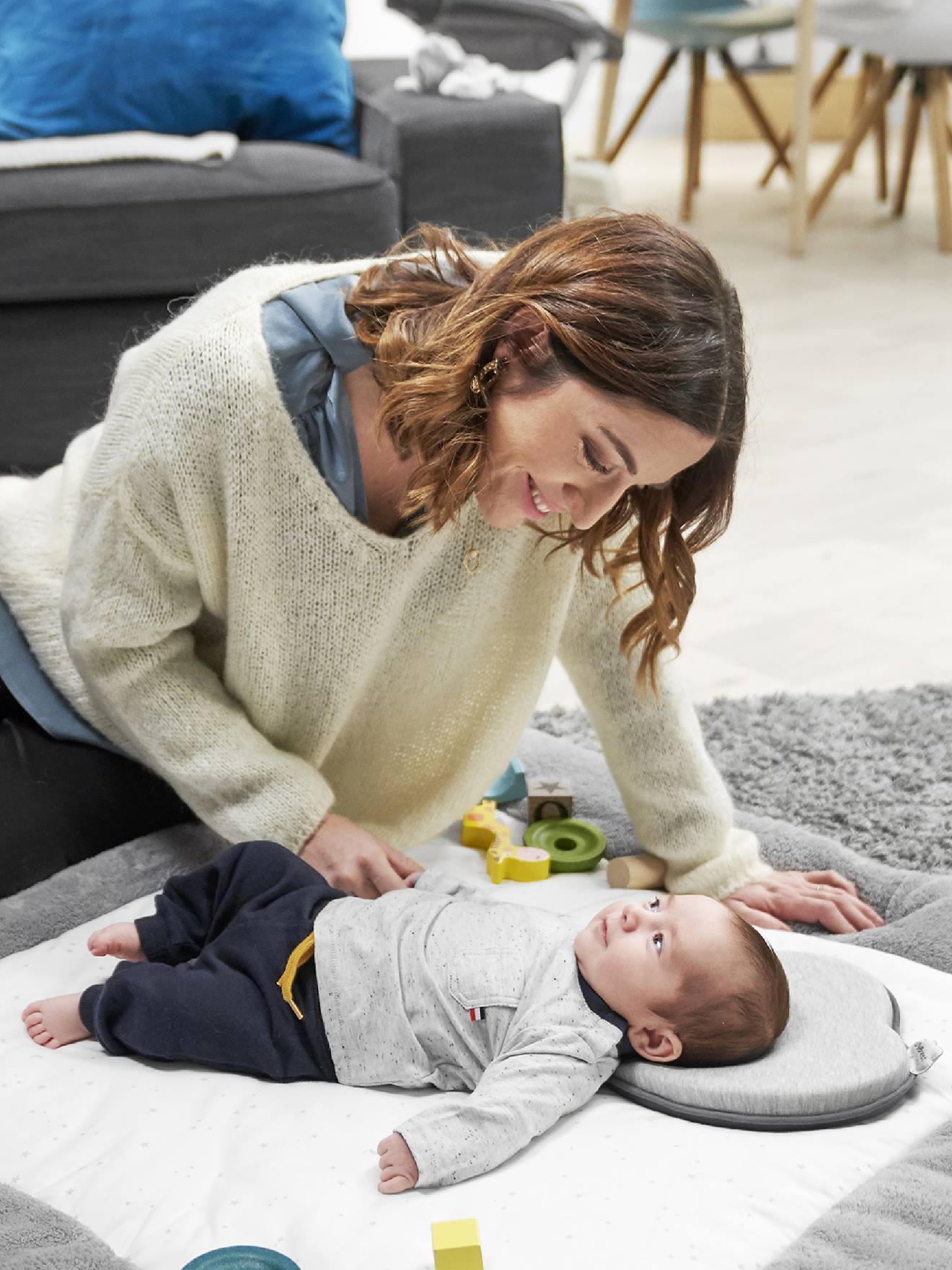 Almofada de apoio de cabeça BABYMOOV Lovenest Original, cinza médio liso