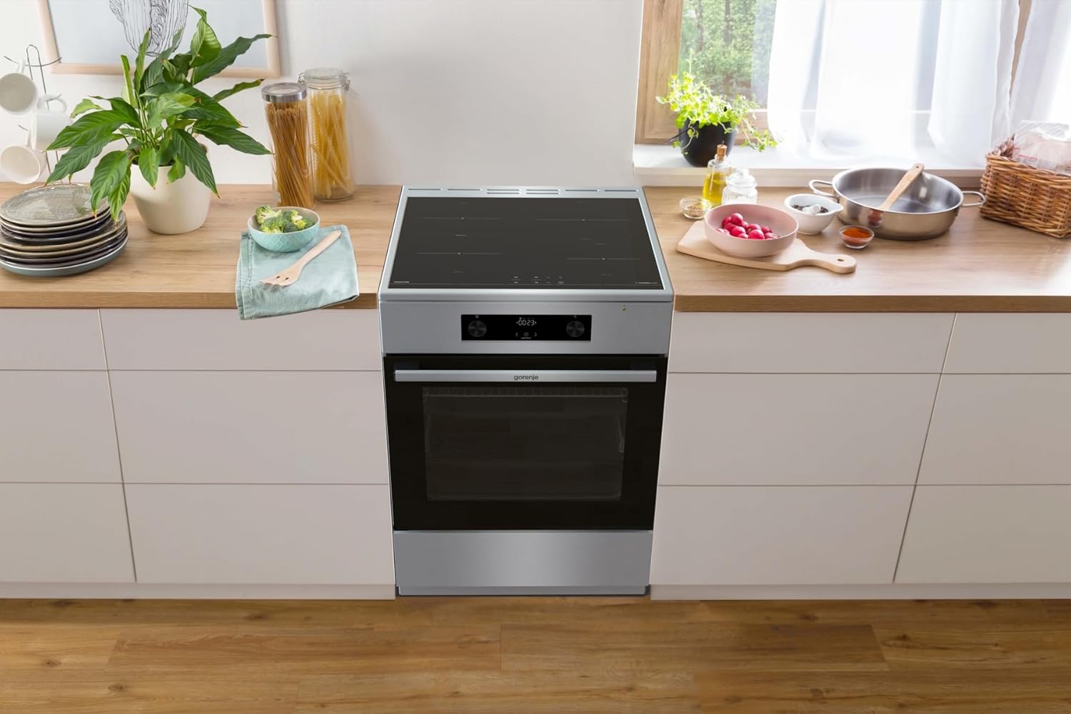 Gorenje GEIT6C60XPG Elektro Standherd mit Induktionskochfeld / 60 cm / 71 Liter/AirFry/Kindersicherung/GentleClose/AquaClean/BridgeZone/PowerBoost/edelstahl