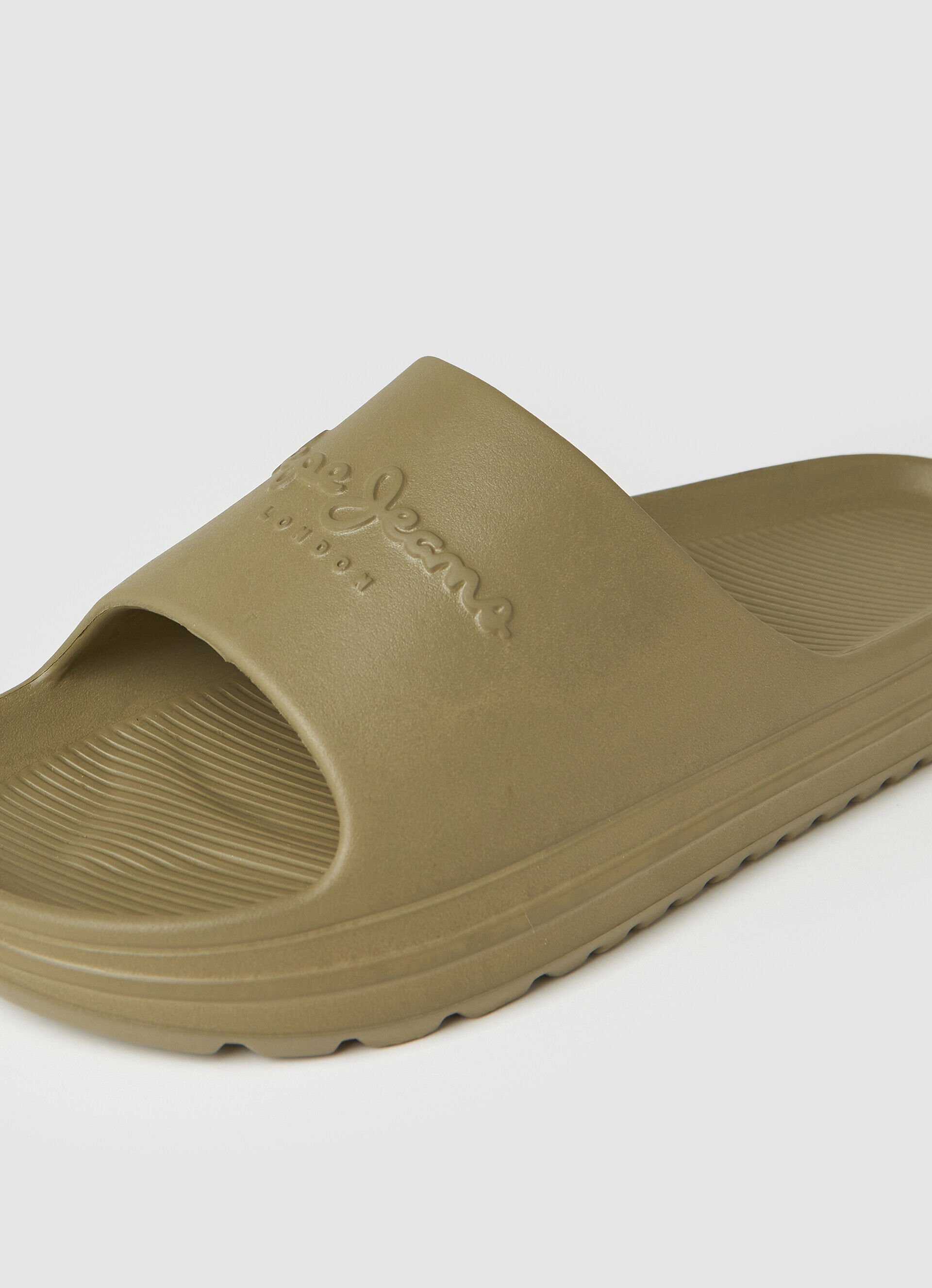 Chinelo de praia estilo slide - verde militar