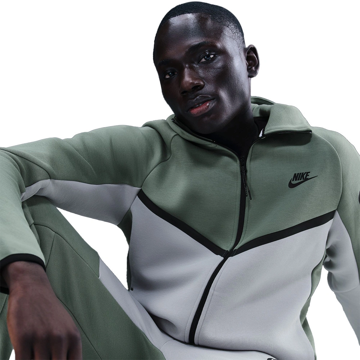 Casaco Nike Tech Fleece