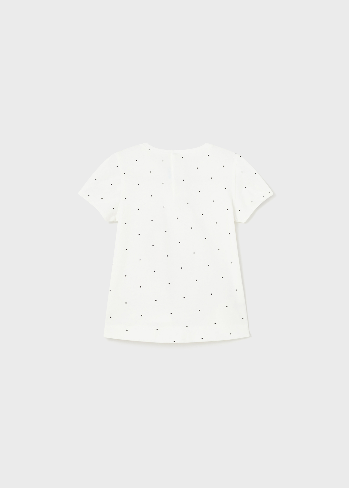 Camiseta infantil com estampa feita em algodão sustentável.