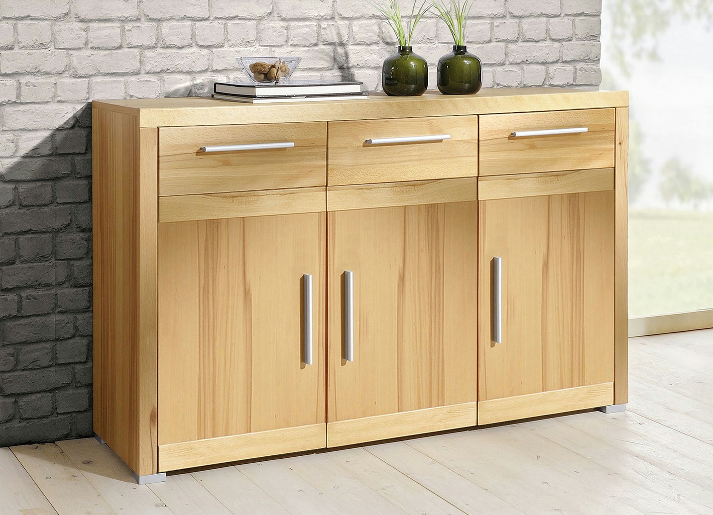 Kommode mit massiver Front