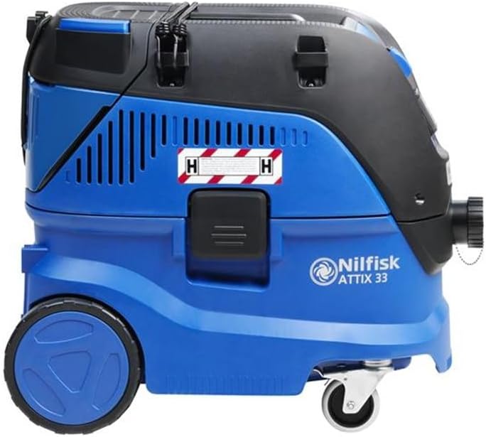 Nilfisk Sicherheitssauger ATTIX 33-2H PC 220-240V 50/60HZ EU ASBES (Gewicht: 14,5 kg, Max. Behältervolumen: 30 Liter, InfiniClean, Adapterplatte, Trolleygriff) 107412183, Schwarz/Blau