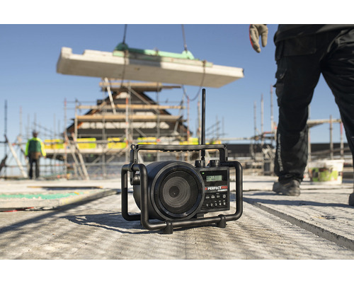 PerfectPro DABBOX bouwplaatsradio, DAB+ en FM-ontvangst, ingebouwde acculader voor universele accu, Bluetooth, oplaadbaar, AUX-ingang, schokbestendig, IP54, DBX3