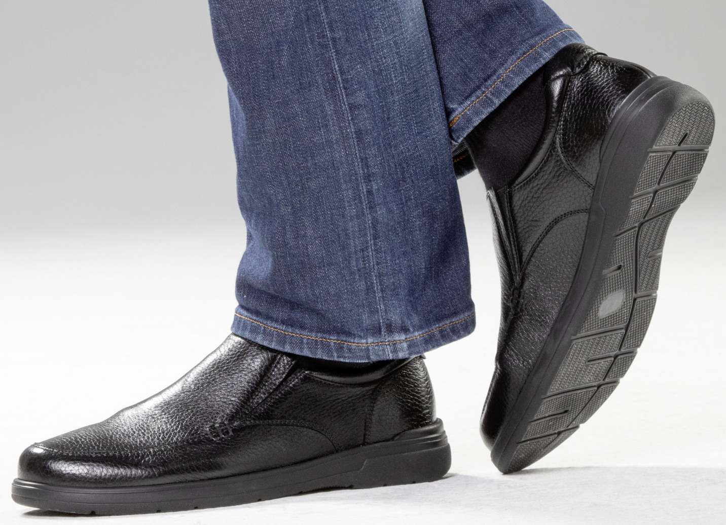 GINO GALANTE Slipper aus weichem, genarbtem Hirsch-Nappaleder