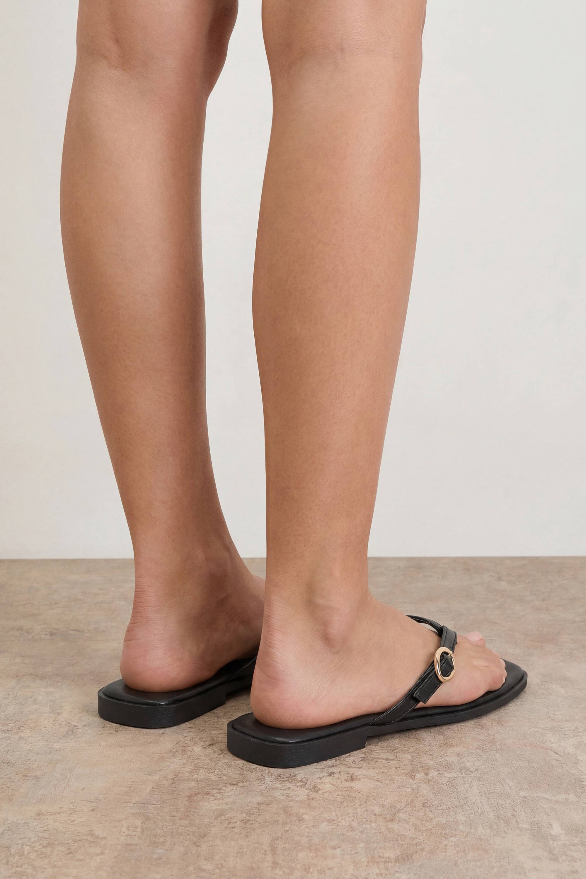 Oasis Tongs Babs En Synthétiquecuir Avec Détail Boucle