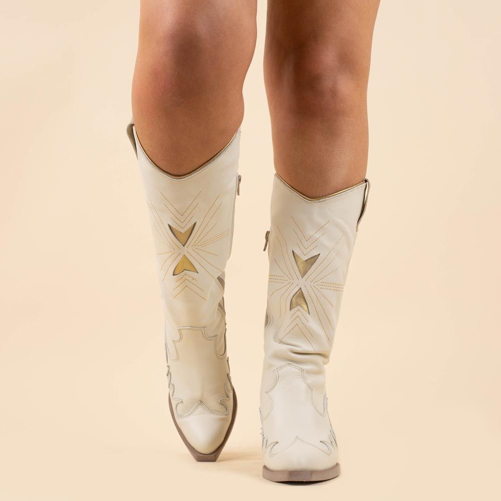 Nemonic 2382 boots offwhite
