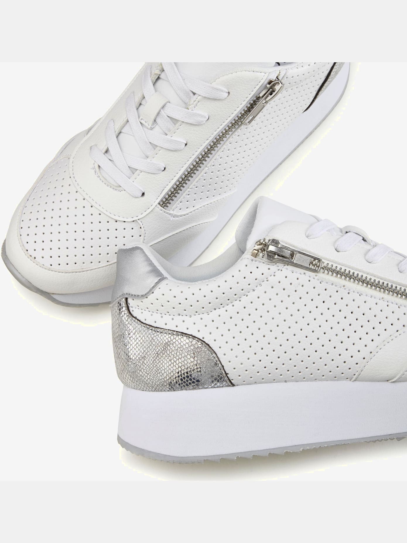 Baskets sneakers compensées avec empiècements métalliques tendance et glissière décorative raffinée
