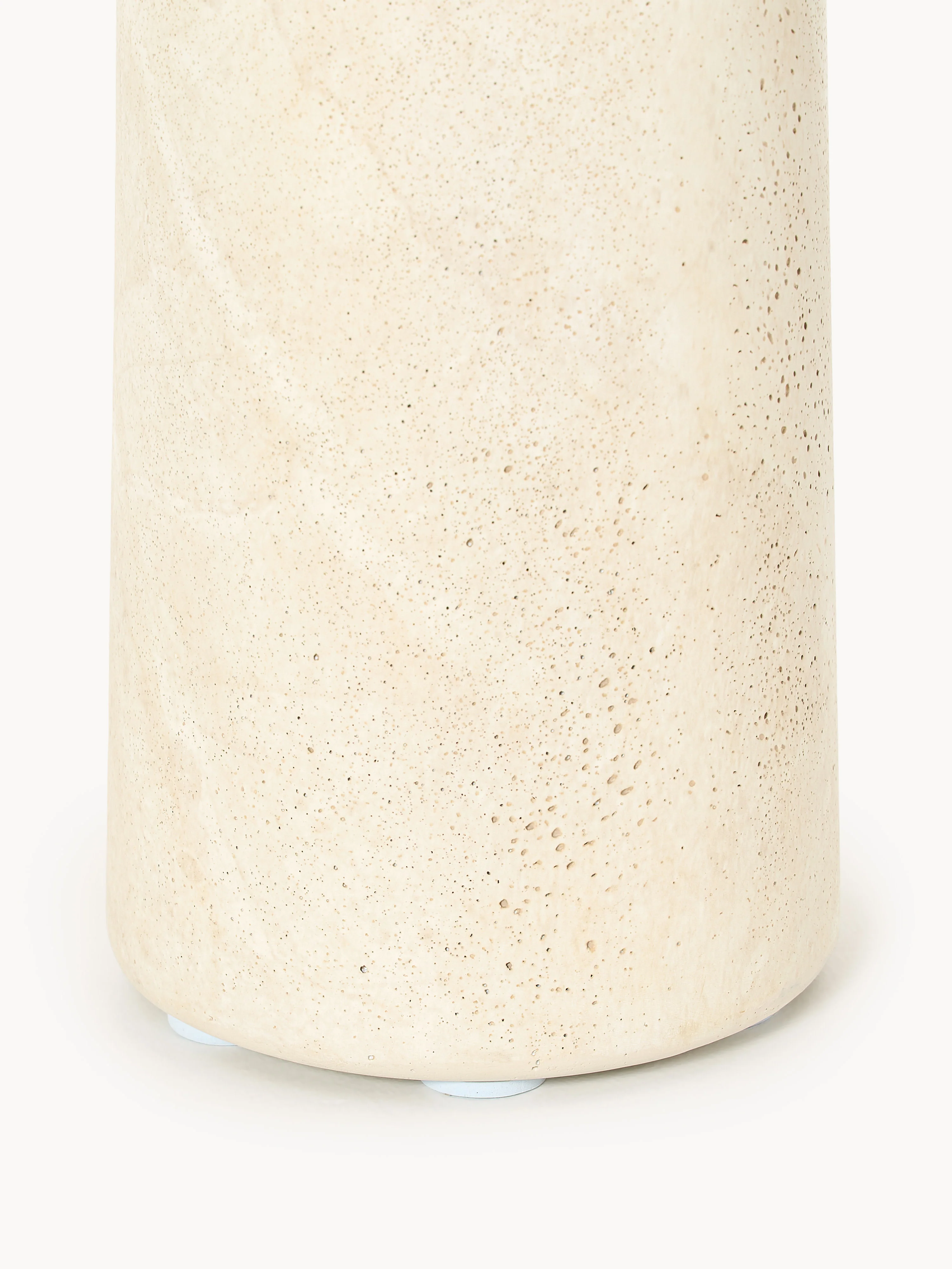 Ronde bijzettafel Jael met travertijn effect