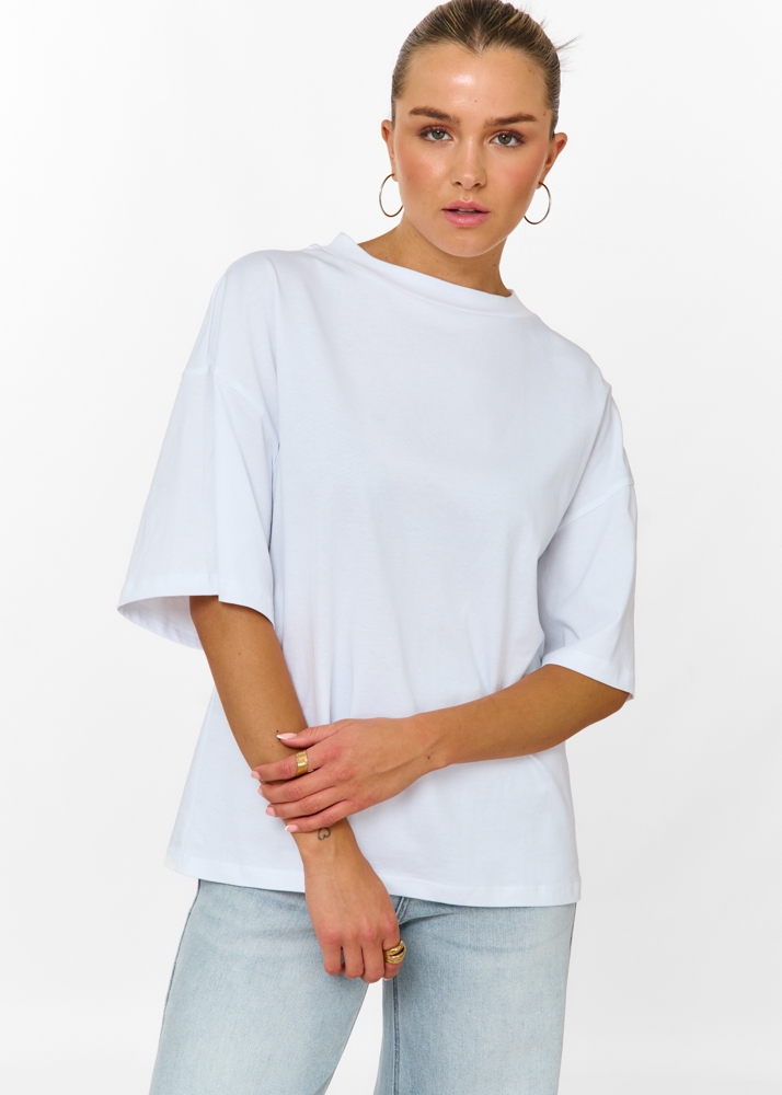 Boxy tee snow