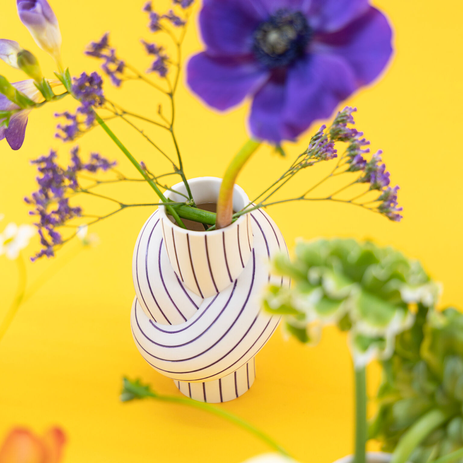 Node Stripes Plum Vase 12 cm