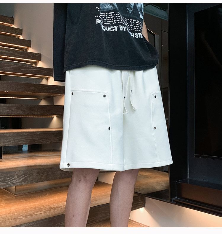 Ninine - Mid Rise Effen Shorts met Studs