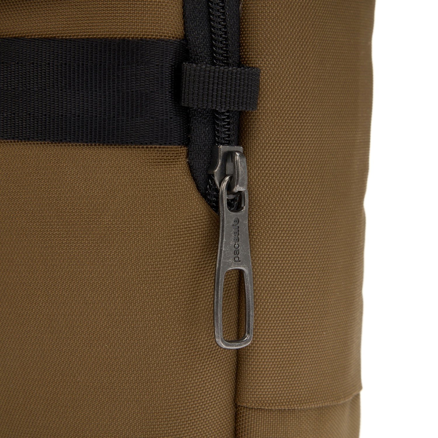 Pacsafe Metrosafe X Anti-Theft Compact Crossbody tan